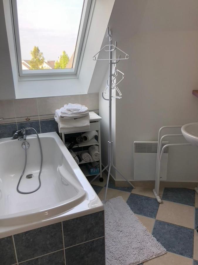 Bed and Breakfast Camelia Rouge Гранвиль Экстерьер фото